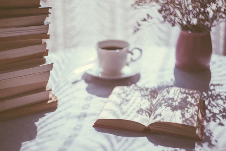 Best Books that will Challenge Your Negative Thoughts