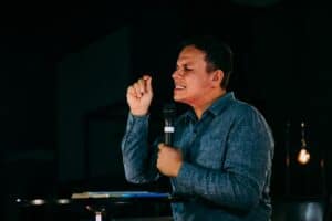 SENIOR PASTOR JOB DESCRIPTION