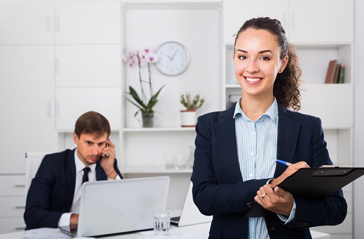 Administrative Assistant Job Description, Salary, Duties