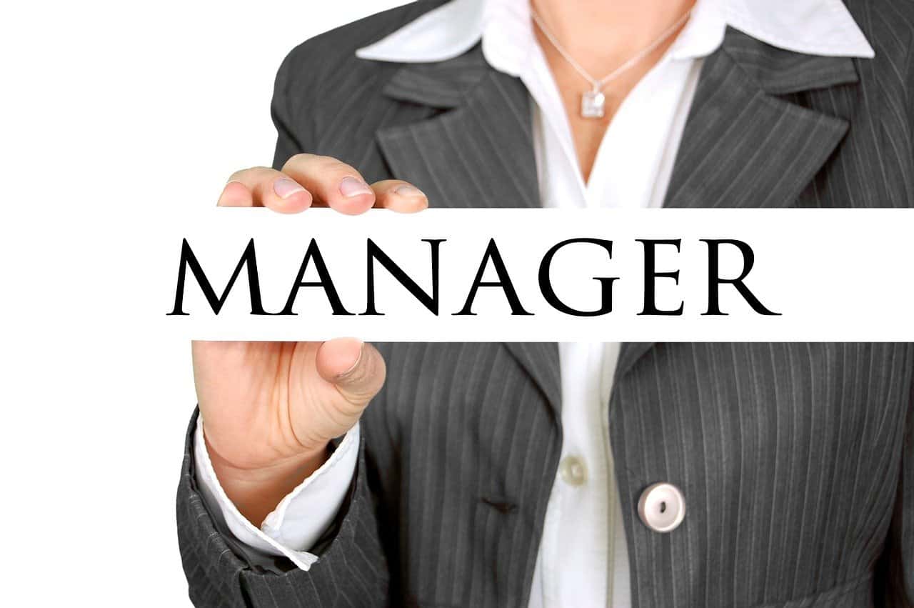 How Much Should A Senior Manager Make