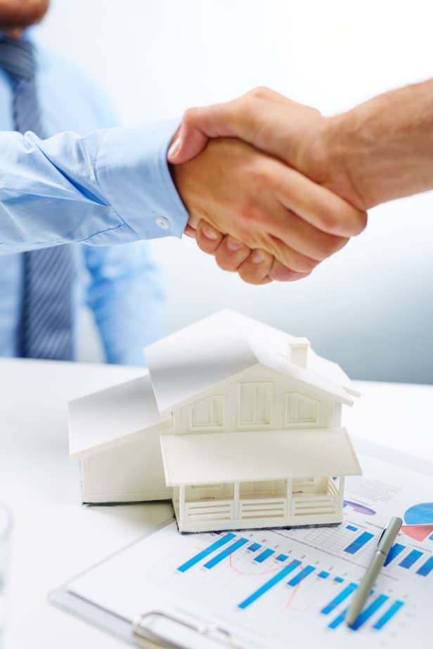 what-is-an-associate-broker-how-i-got-the-job