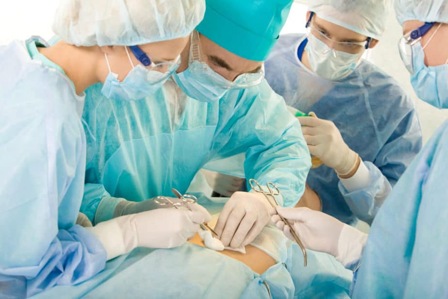 How much do surgical residents make?