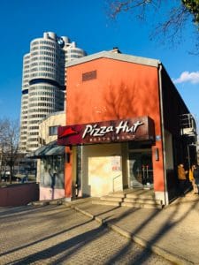 Who owns pizza hut?