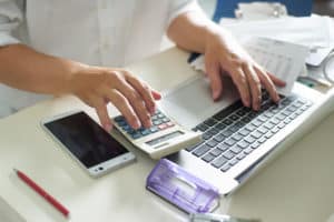 When Can You Expect to Get Your First Paycheck at A New Job