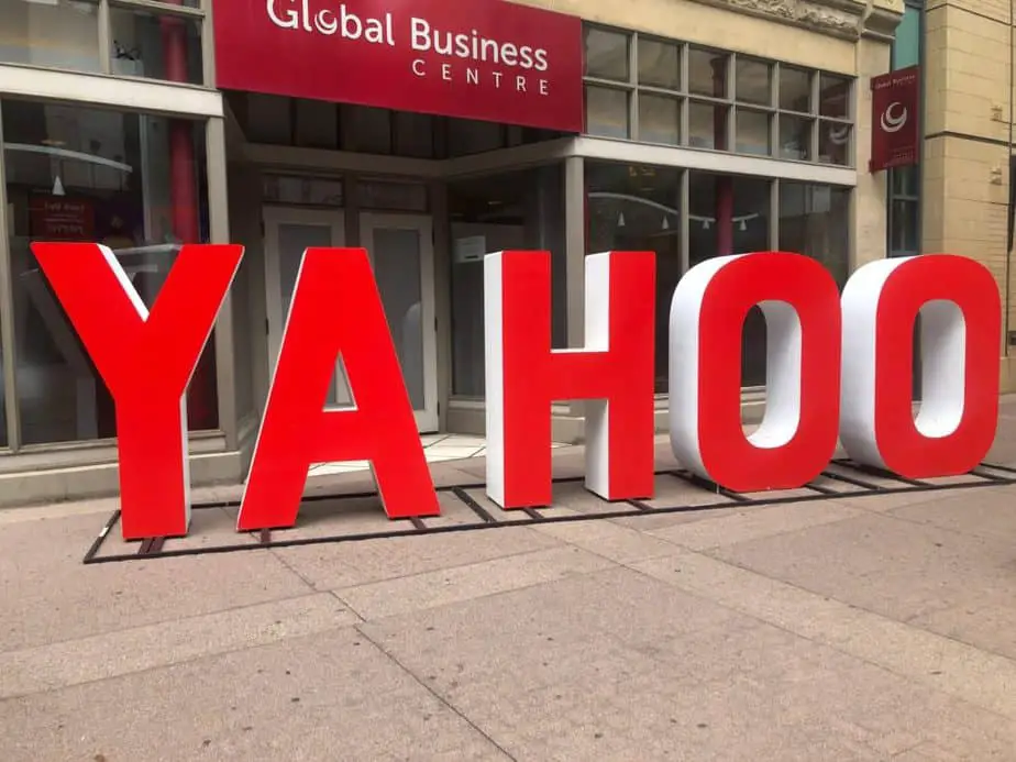 yahoo swot analysis & competitors