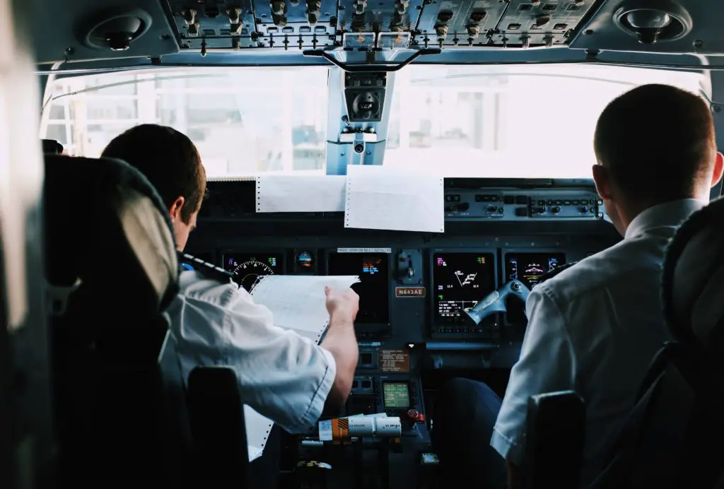 Salaries For Commercial Airline Pilots