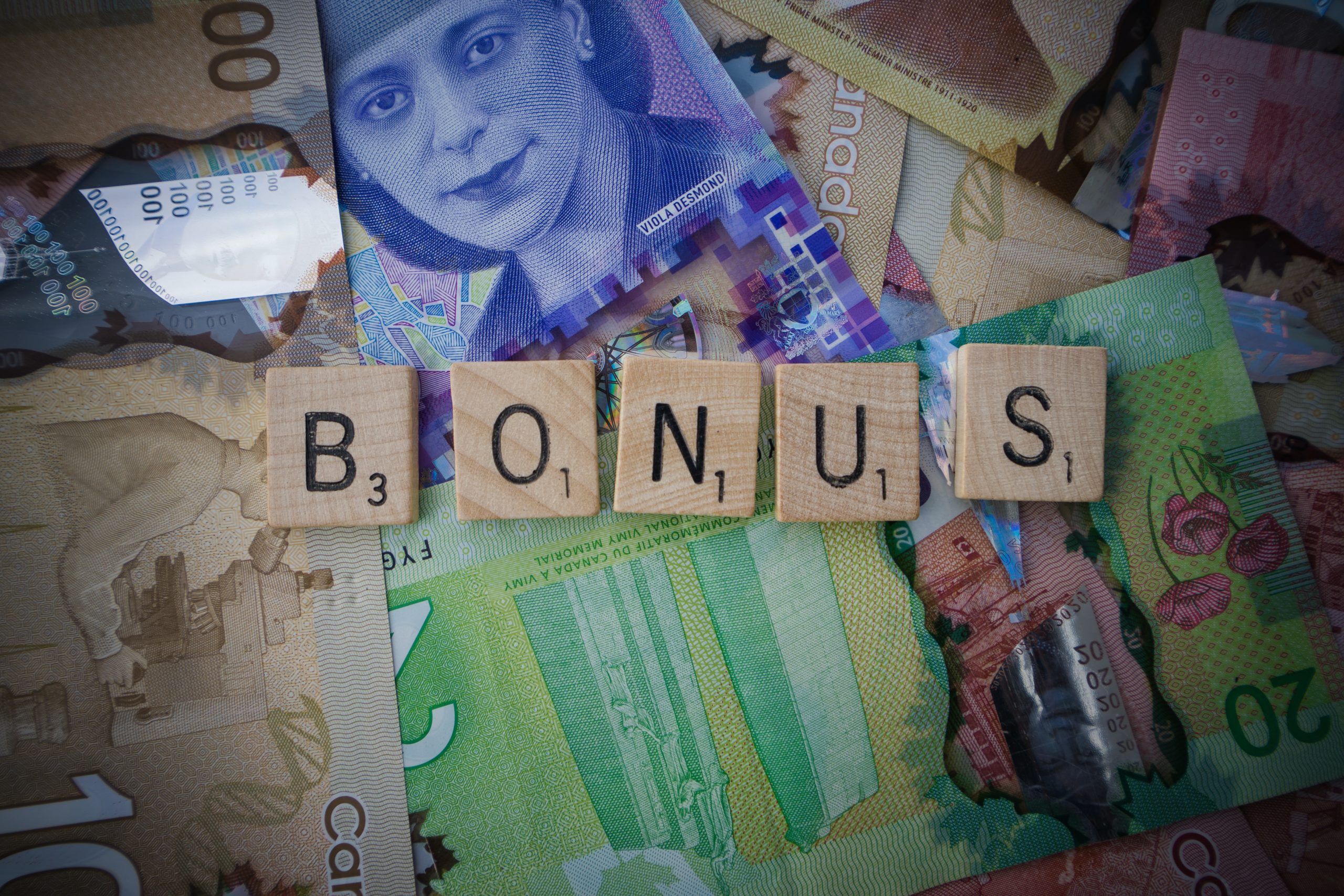 When Is A Signing Bonus Paid Know More About It