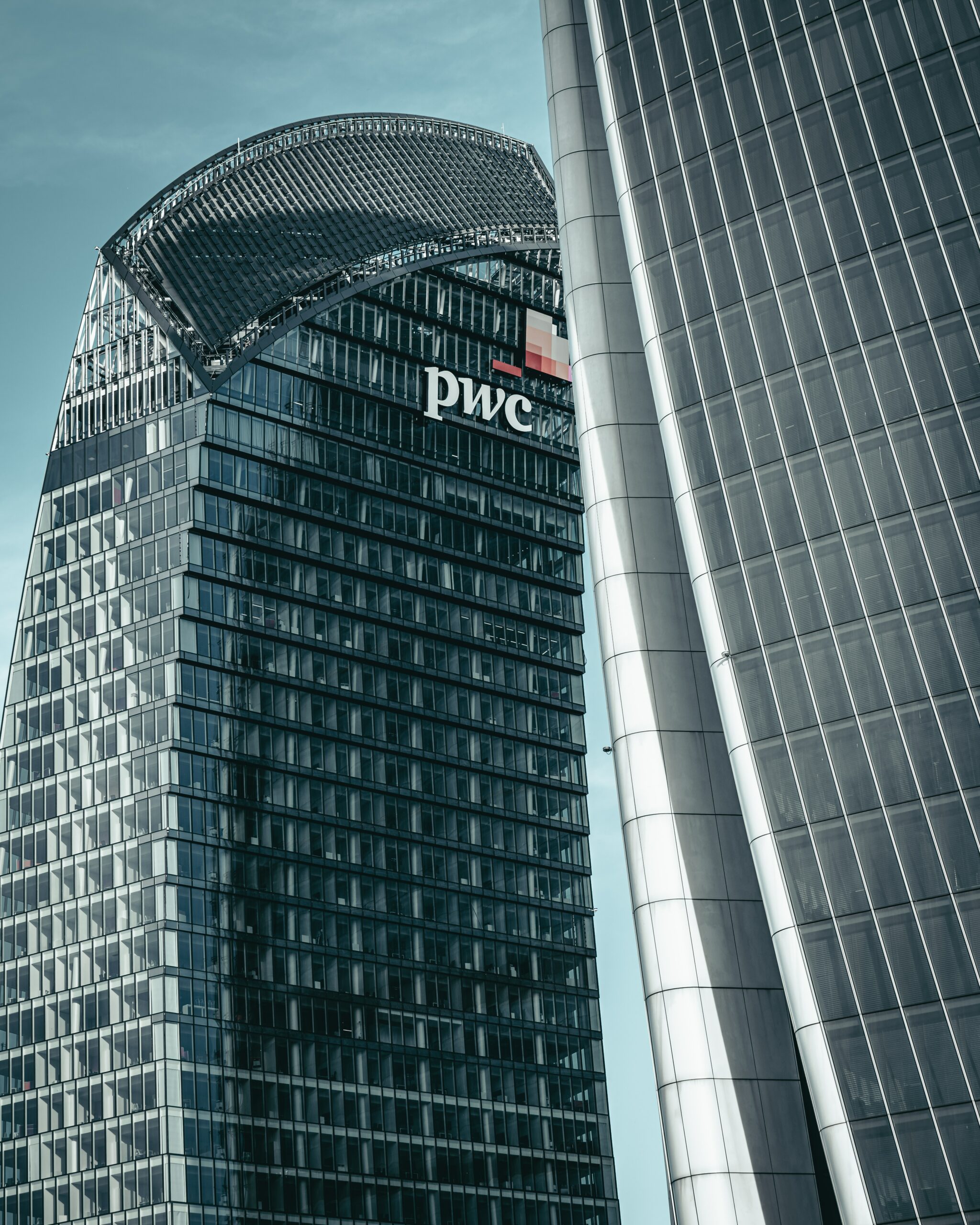 pwc-director-salary-know-more